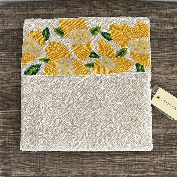 Antik Kraft | Lemon Beaded Clutch/Crossbody - Picture 3 of 12